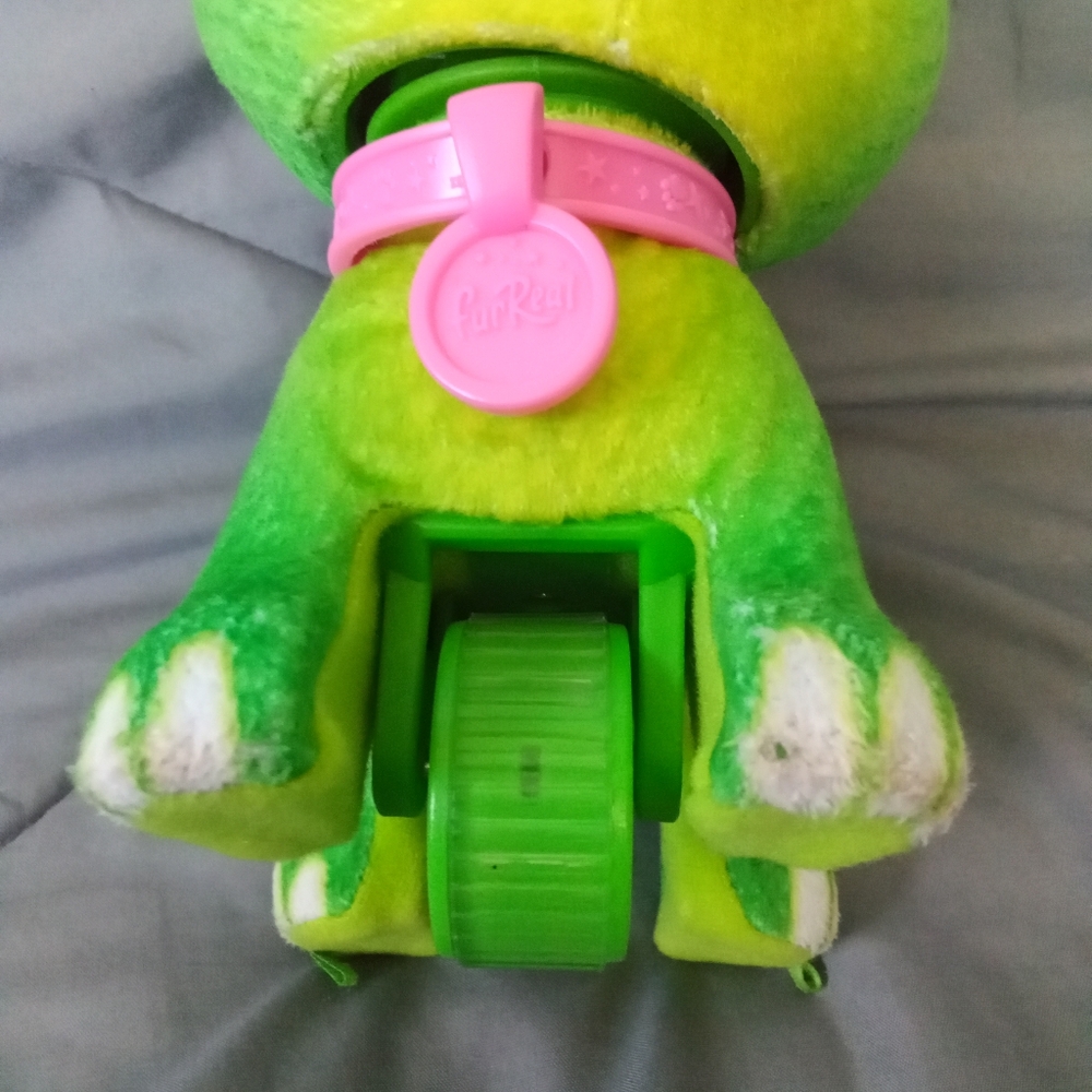 FurReal Friends Walkalots Big Wags Dino Toy - Picture 8 of 10